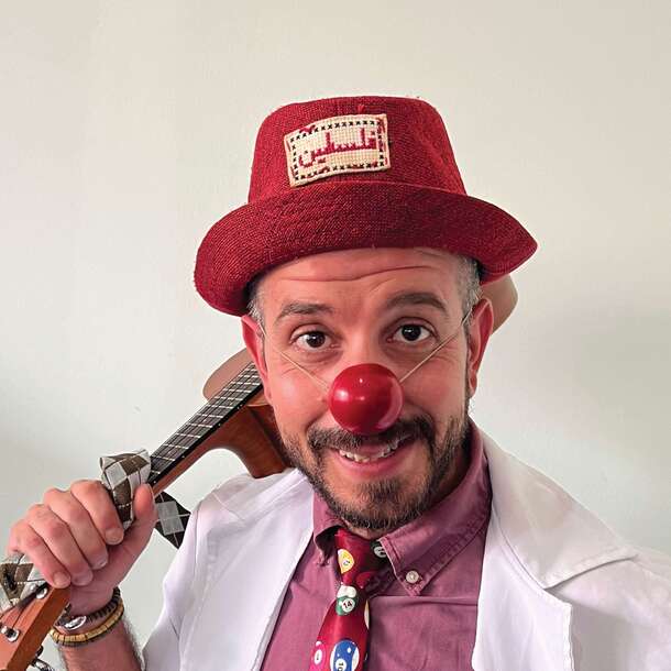 Dr. Fareed Taneh Wa Raneh, a healthcare clown