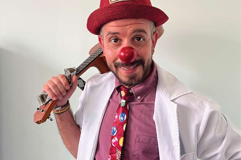 Dr. Fareed Taneh Wa Raneh, a healthcare clown